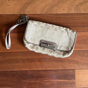 Coach | Signature Khaki Tan Wristlet | Large
